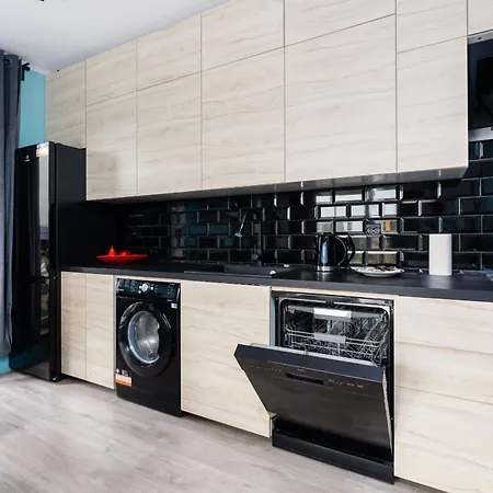Modern With Balcony & Free Garage Poznan By Renters Suchy Las