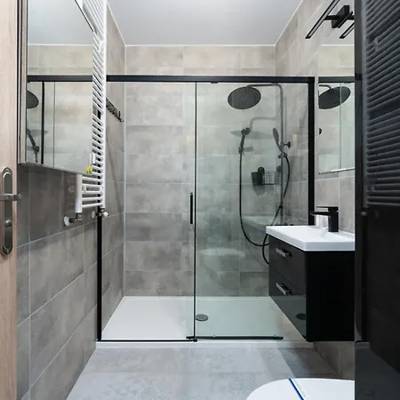 Modern With Balcony & Free Garage Poznan By Renters Apartament Suchy Las